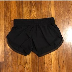 Lululemon shorts size 6
